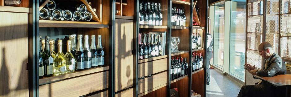 Il vino meglio prenderlo in enoteca che su internet